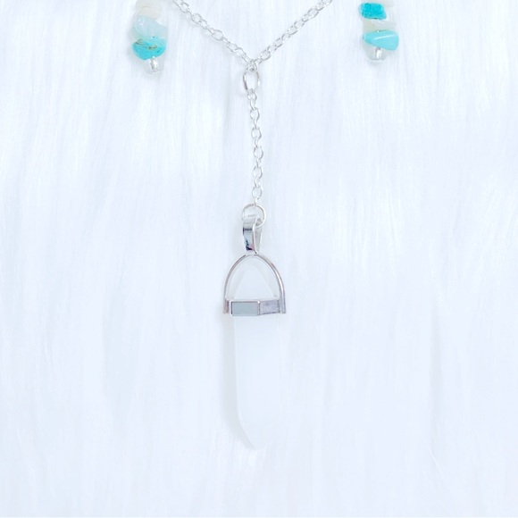 Silver Lariat Styled Necklace Set With Quartz Pendant And Crystal Beads - Picture 3 of 5